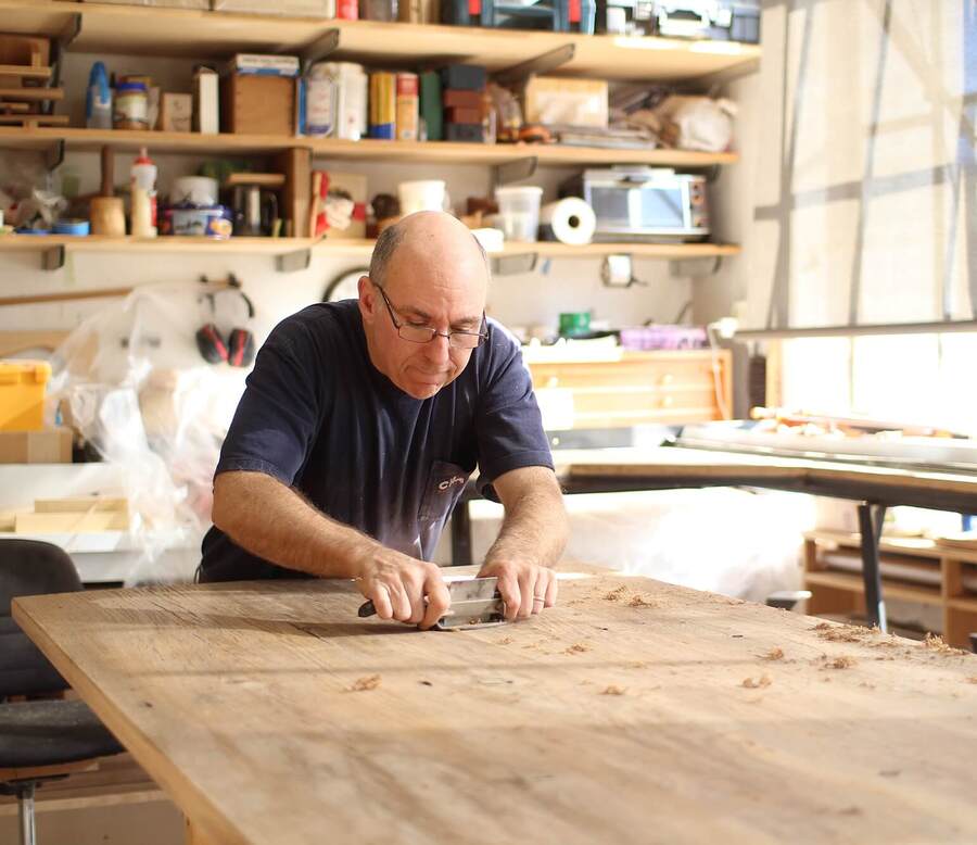 Richard Oedel make furniture